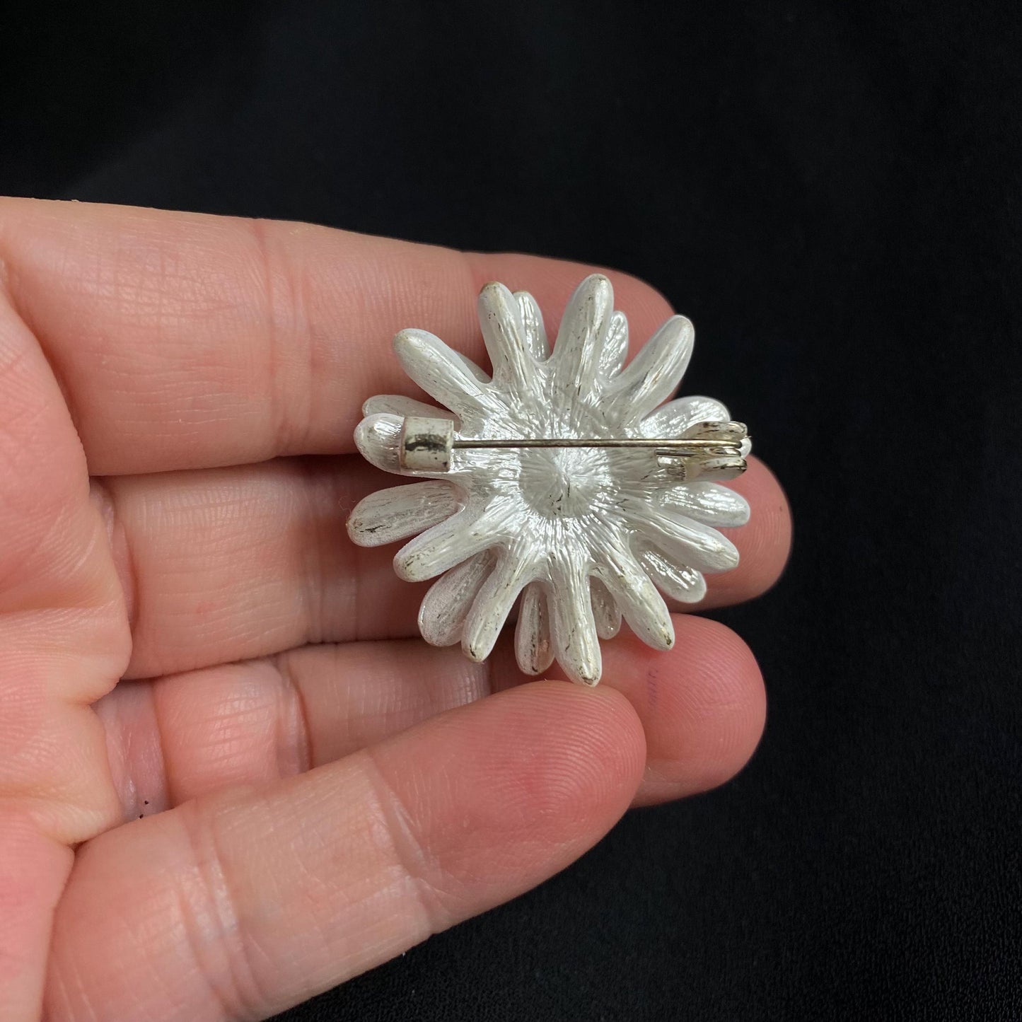 Spring Statement White Flower Eye Art Jewelry Brooch Pin! Painted Metal! 1.5” Across.