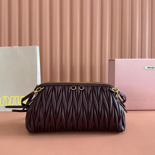 Miu Caprice Clutch Burgundy Matelassé Nappa Leather 280763