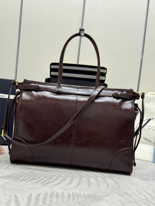 Pra Lux Soft Waxed Leather 1BA439 Extra Large 42cm Handbag Burgundy 267459