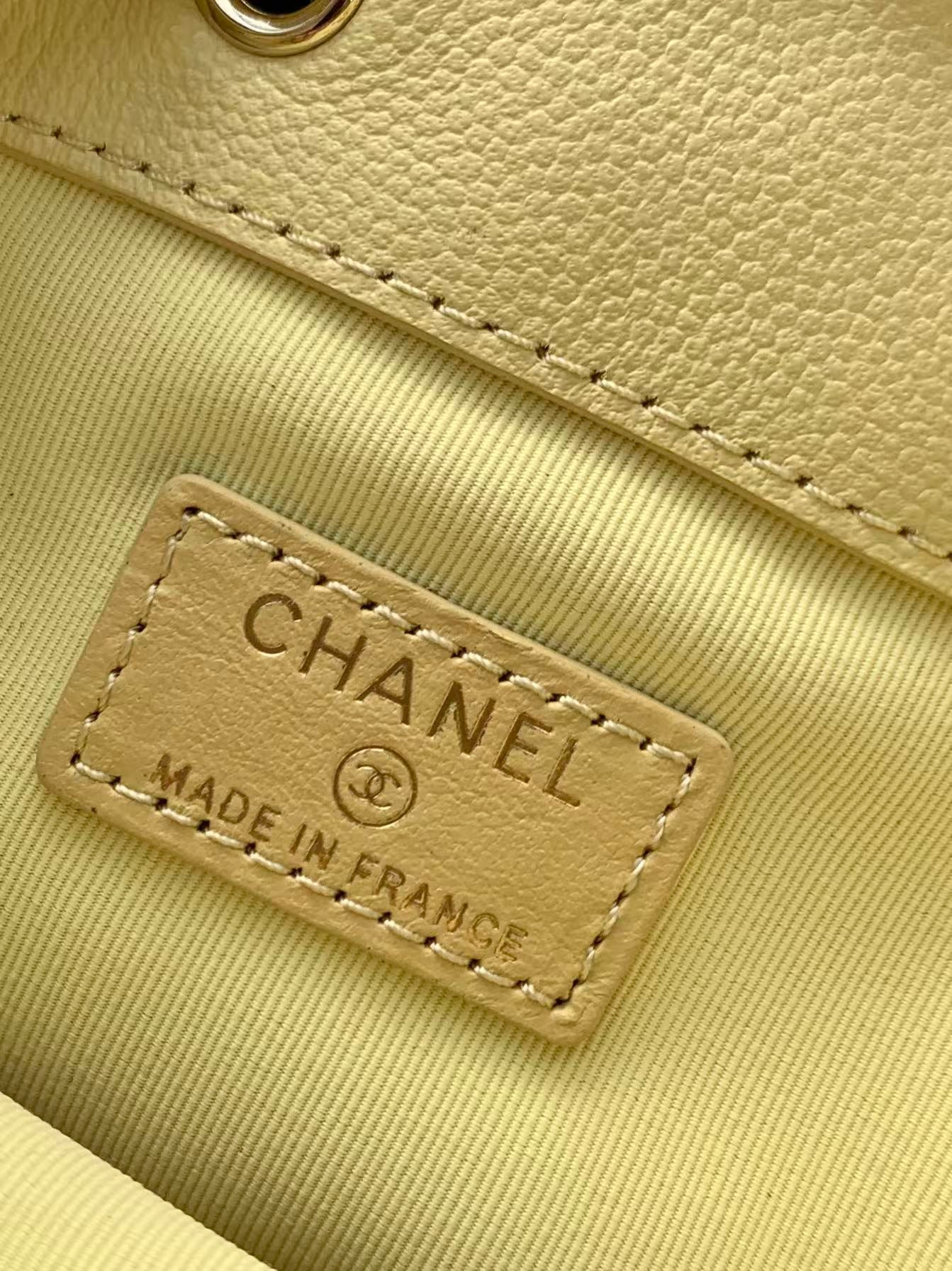 CC 22B Mini Chain 12.5cm Buckle Bag Yellow Calfskin