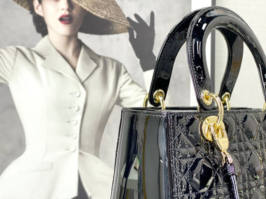 medium lady 24 black patent calfskin