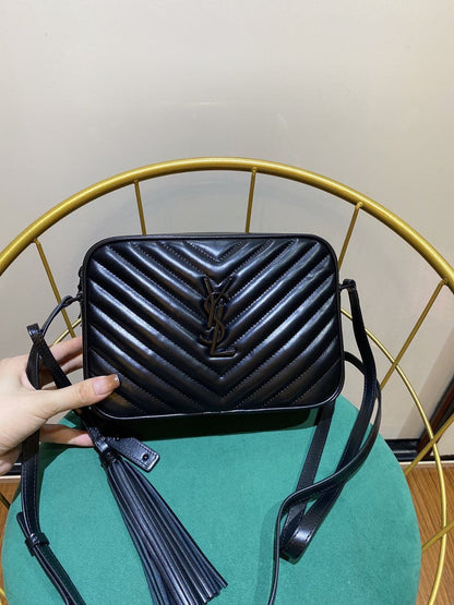 LOU 23 CAMERA BAG IN BLACK QUILTED LEATHER