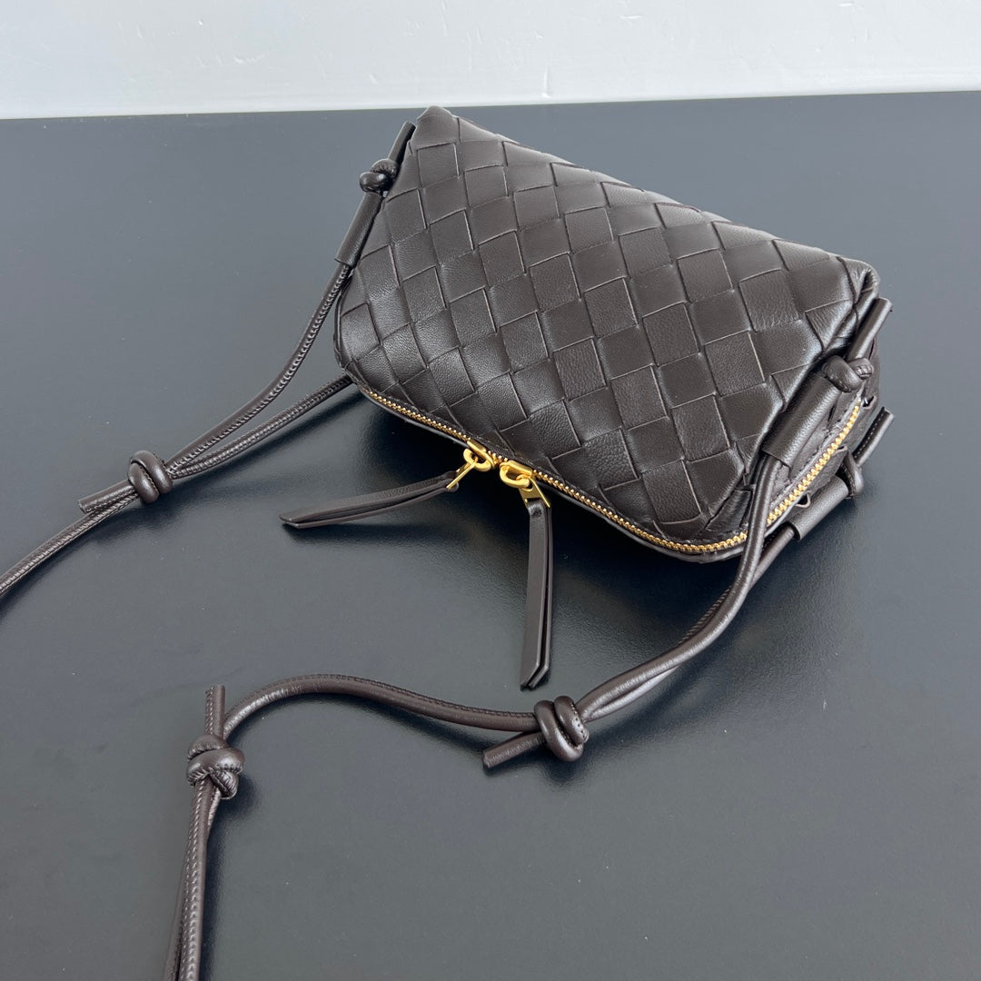 CONCERT POUCH 18 IN FONDANT LAMBSKIN
