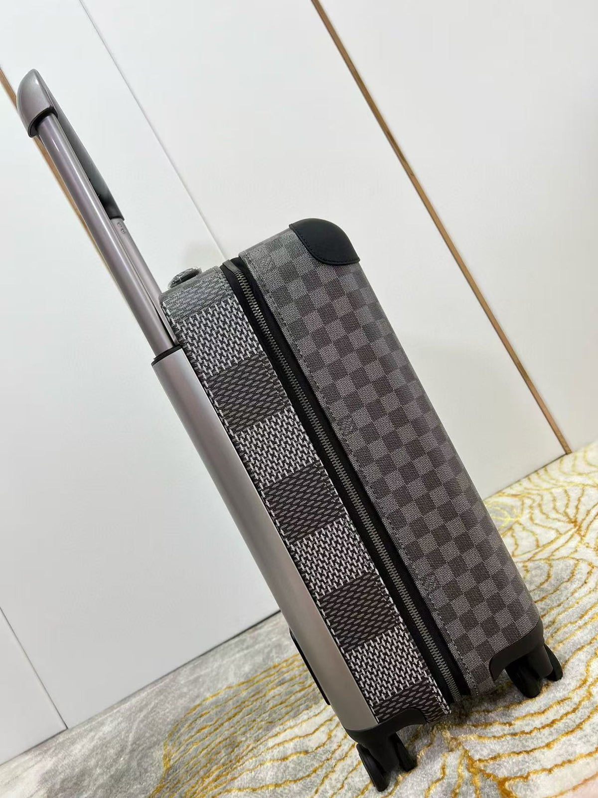 Louis Vuitton Horizon 55 Plaid Suicase Gray Black Leather