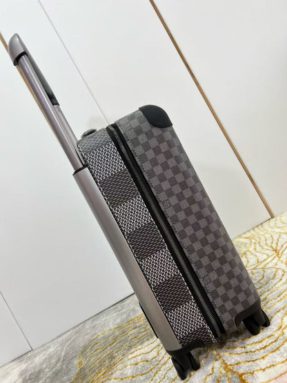 Louis Vuitton Horizon 55 Plaid Suicase Gray Black Leather