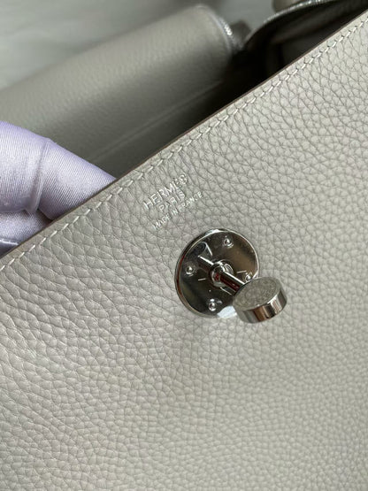 HM Lindy 26cm Pearl Grey Clemence Leather
