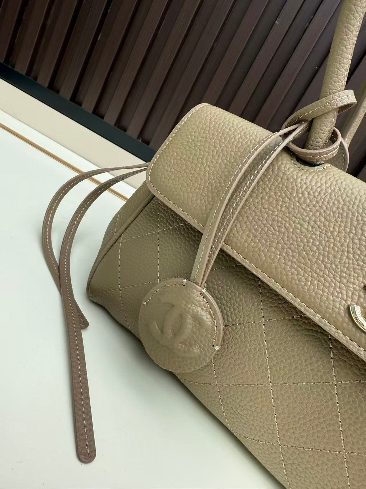 CC SMALL TOTE BAG 30CM TOGO  LEATHER