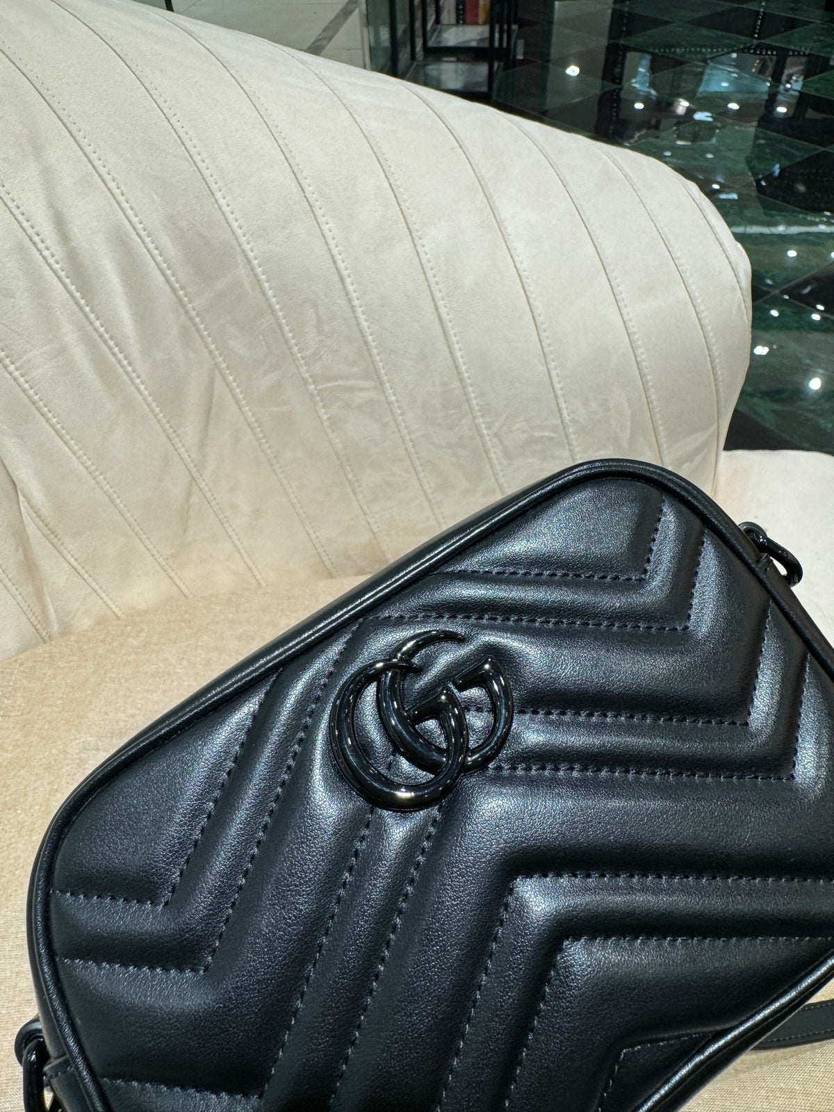 GG MINI 18 MARMONT MATELASS_ SHOULDER BAG BLACK CALFSKIN
