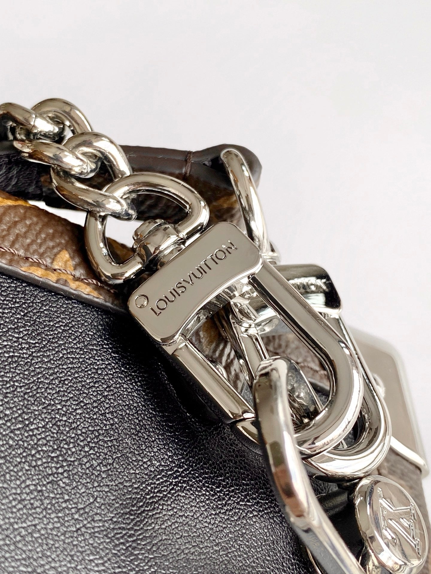 LV M25160 Side Trunk MM Bag 23.5 Black Caviar Calfskin& Cowhide HW