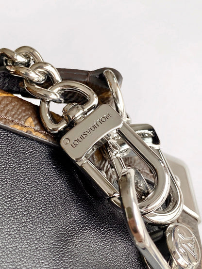 LV M25160 Side Trunk MM Bag 23.5 Black Caviar Calfskin& Cowhide HW