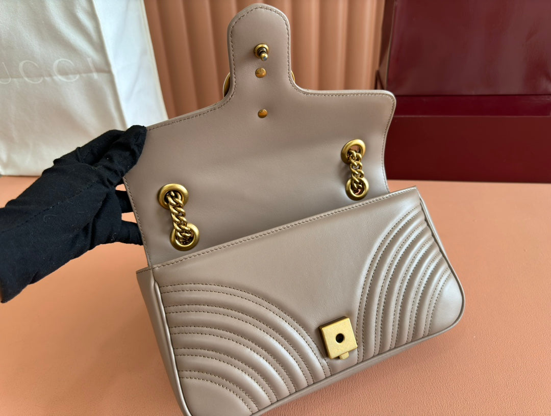 GG MARMONT MATELASS_ LARGE 26 BAG BEIGE CALFSKIN