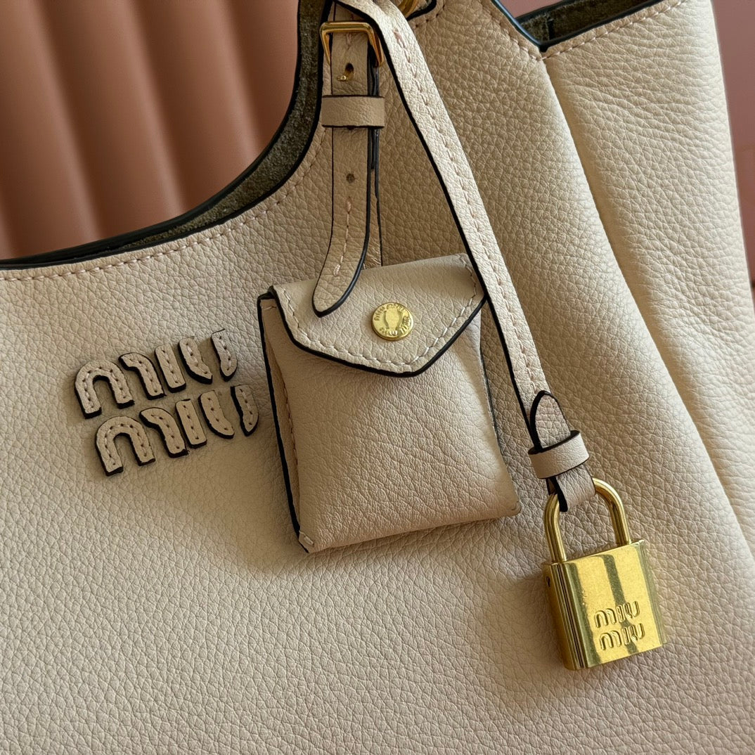 Miu 25ss Leather Bucket Bag 25.5 Muted Pink Grain Leather