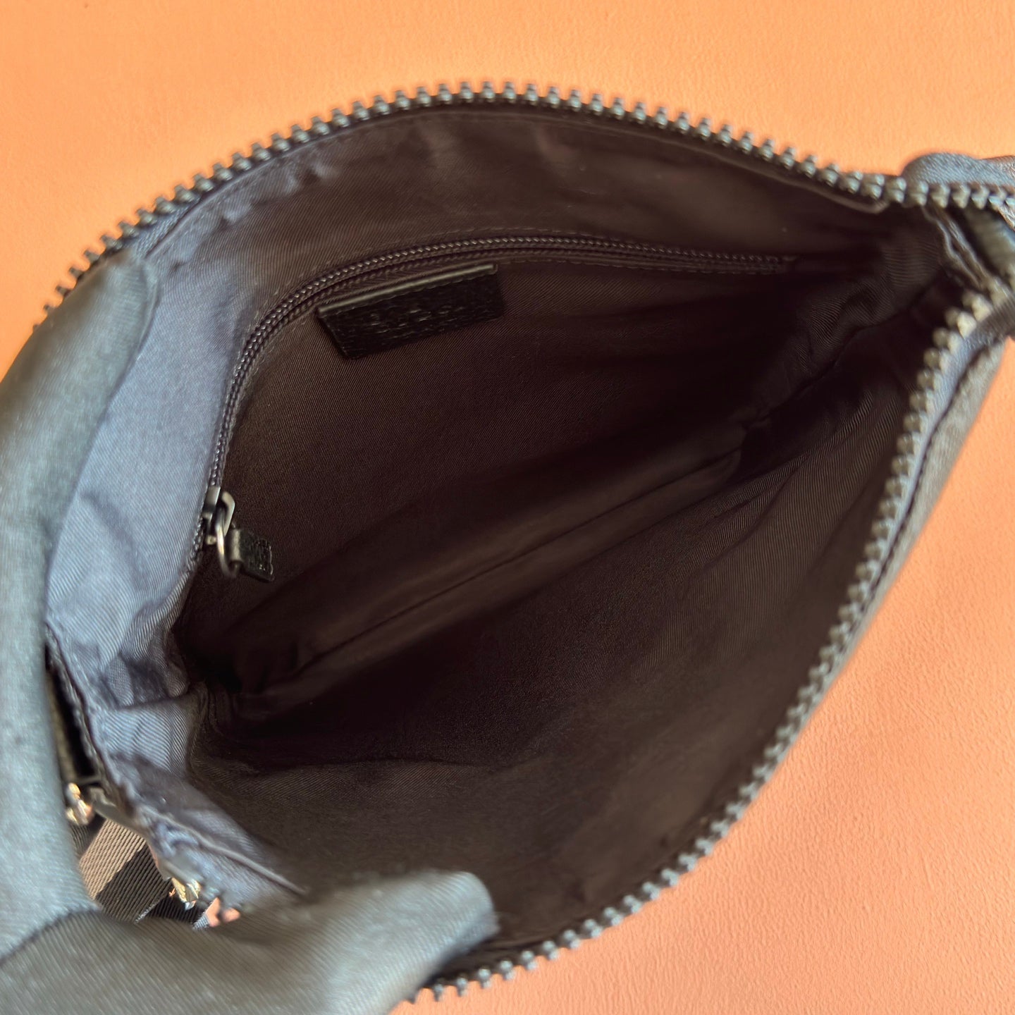 GG Messenger Bag Black GG Supreme Canvas 280979
