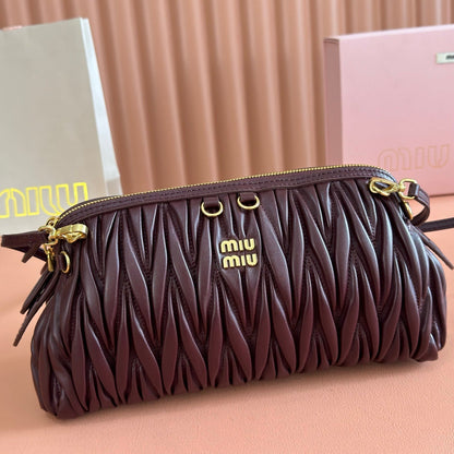 Miu Caprice Clutch Burgundy MatelassÃ© Nappa Leather 280763