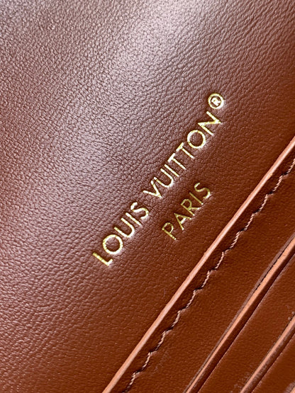 LV WOC Go-14 20cm Brown Sheepskin GHW
