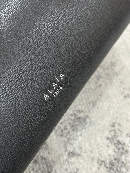 LE TECKEL SMALL BAG 27 IN BLACK GOATSKIN