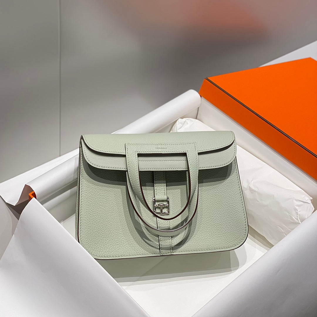 HALZAN 25 HANDLE BAG IN BABY GREEN GRAINED CALFSKIN
