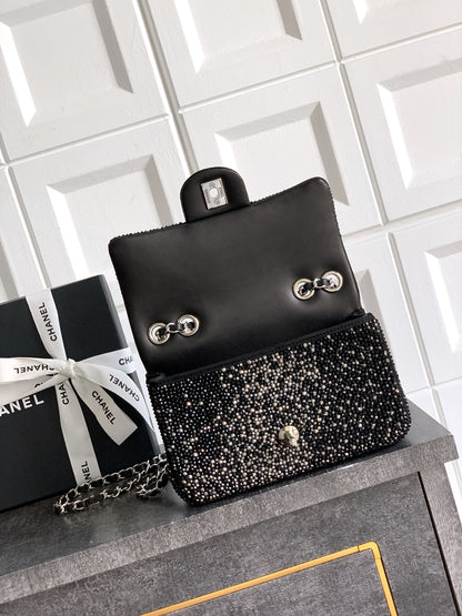 CC Classic Flap Bag 20cm Full Diamond Black Calfskin