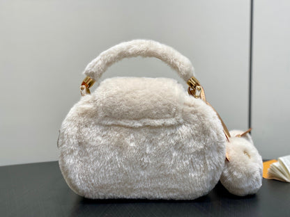 LV Cozygram Ski Capusnow Bag Cream Fleece
