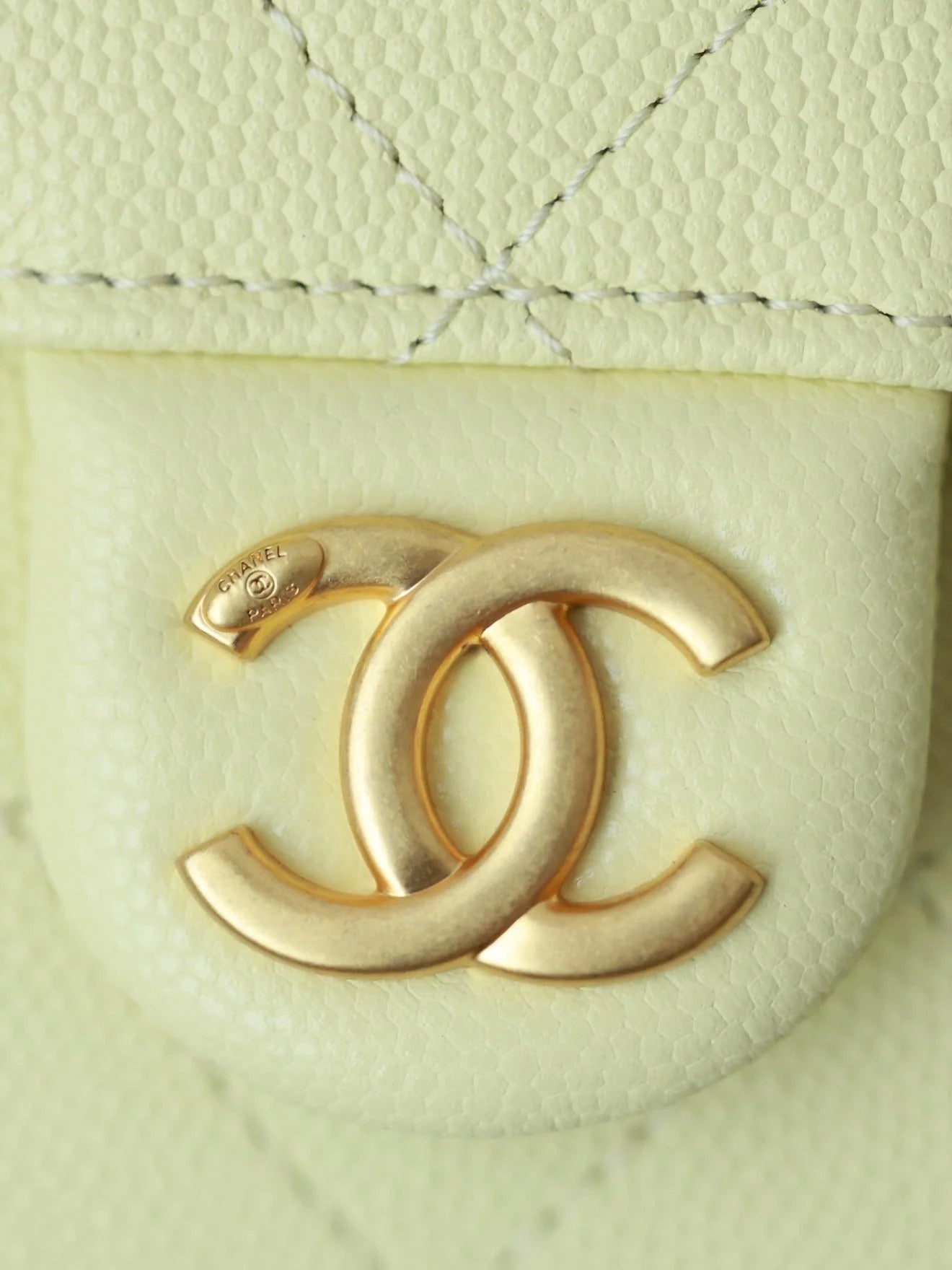 CHANEL 25S HOBO BAG 30 CM IN PASTEL YELLOW LAMBSKIN WITH GOLD HARDWARE